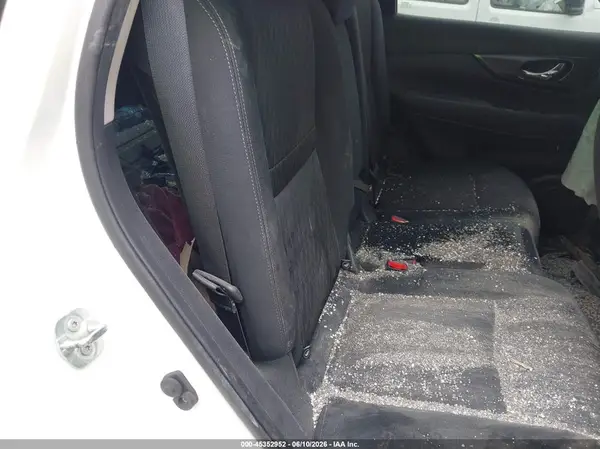 KNMAT2MT4JP568241 2018 NISSAN ROGUE - Image 8