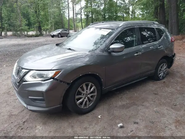 KNMAT2MT4JP568658 2018 NISSAN ROGUE - Image 2