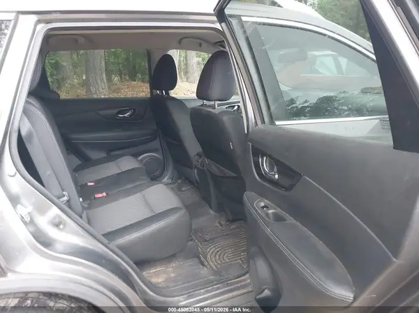 KNMAT2MT4JP568658 2018 NISSAN ROGUE - Image 8