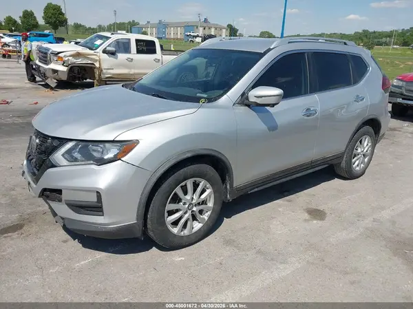 KNMAT2MT4JP572841 2018 NISSAN ROGUE - Image 2