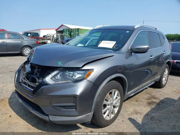 KNMAT2MT4JP585640 2018 NISSAN ROGUE - Image 2