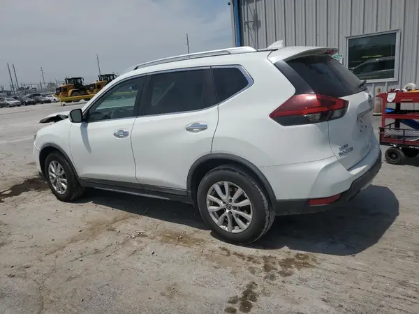 KNMAT2MT4JP587940 2018 NISSAN ROGUE - Image 2