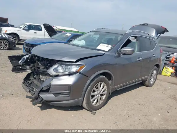 KNMAT2MT4JP589168 2018 NISSAN ROGUE - Image 2