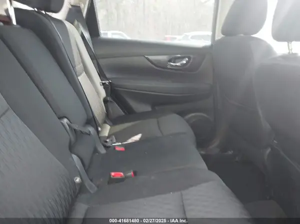 KNMAT2MT4JP589168 2018 NISSAN ROGUE - Image 8