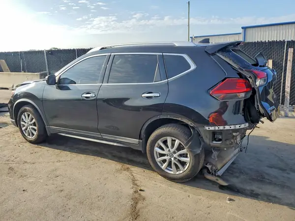KNMAT2MT4JP590465 2018 NISSAN ROGUE - Image 2
