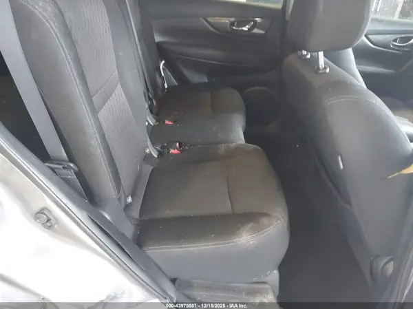 KNMAT2MT4JP590675 2018 NISSAN ROGUE - Image 8