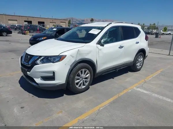 KNMAT2MT4JP591597 2018 NISSAN ROGUE - Image 2