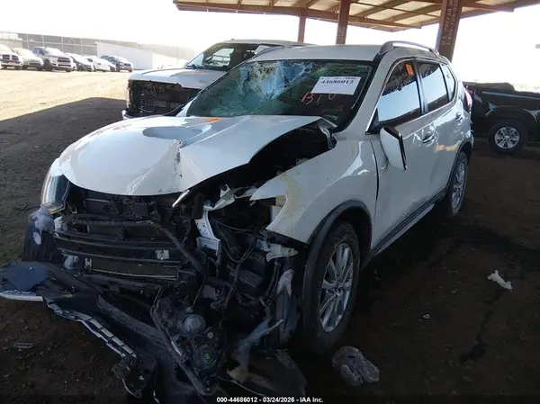 KNMAT2MT4JP592667 2018 NISSAN ROGUE - Image 2