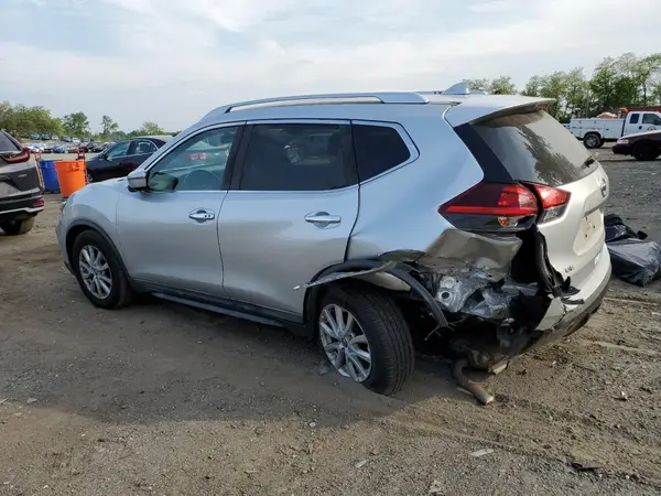 KNMAT2MT4JP593513 2018 NISSAN ROGUE - Image 2