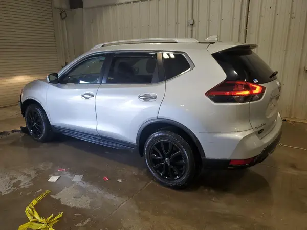 KNMAT2MT4JP594273 2018 NISSAN ROGUE - Image 2