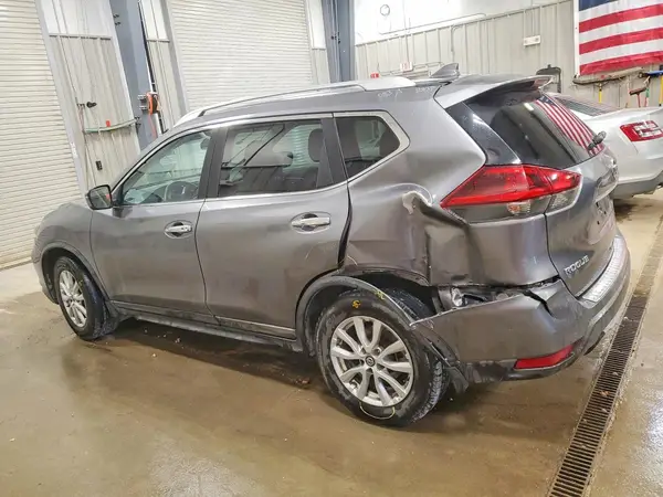 KNMAT2MT4JP596220 2018 NISSAN ROGUE - Image 2
