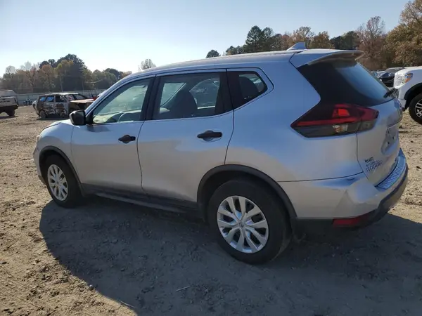 KNMAT2MT4JP596556 2018 NISSAN ROGUE - Image 2