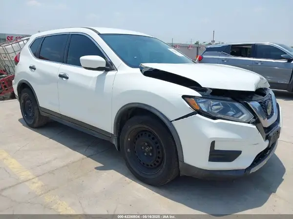 KNMAT2MT4JP596928 2018 NISSAN ROGUE - Image 1