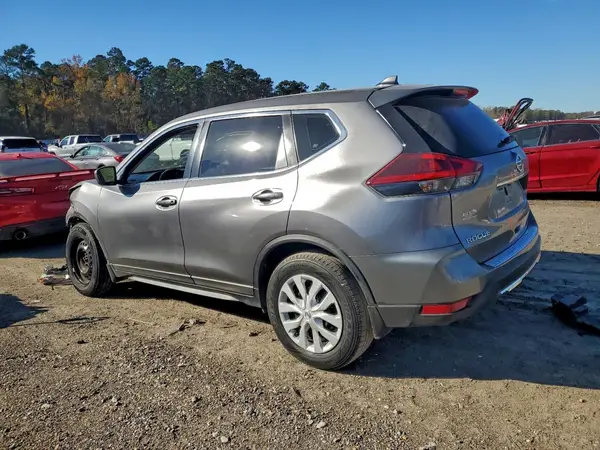 KNMAT2MT4JP597156 2018 NISSAN ROGUE - Image 2