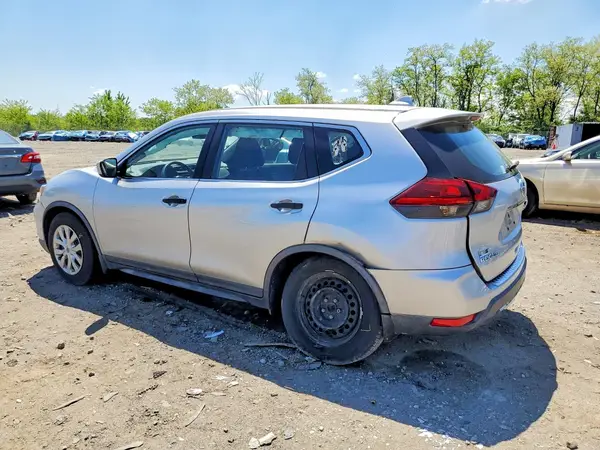 KNMAT2MT4JP601903 2018 NISSAN ROGUE - Image 2
