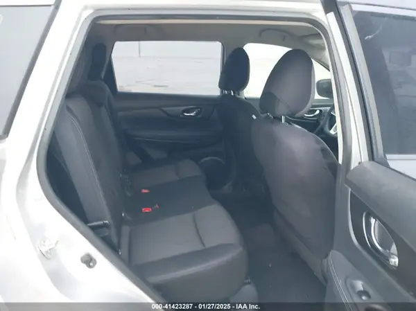 KNMAT2MT4JP605613 2018 NISSAN ROGUE - Image 8