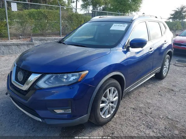 KNMAT2MT4JP607233 2018 NISSAN ROGUE - Image 2
