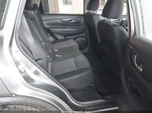 KNMAT2MT4JP610214 2018 NISSAN ROGUE - Image 8