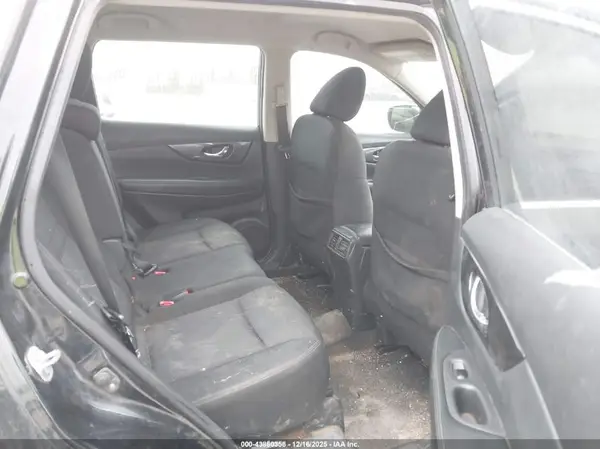 KNMAT2MT4JP610620 2018 NISSAN ROGUE - Image 8