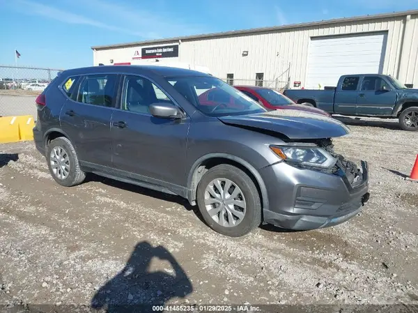 KNMAT2MT4JP611296 2018 NISSAN ROGUE - Image 1