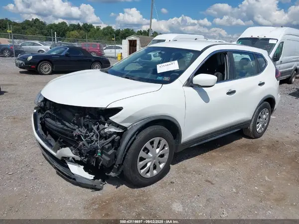 KNMAT2MT4JP612271 2018 NISSAN ROGUE - Image 2