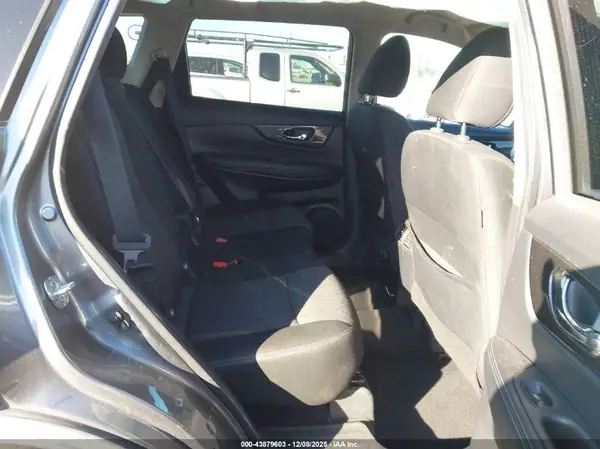 KNMAT2MT4JP614750 2018 NISSAN ROGUE - Image 8