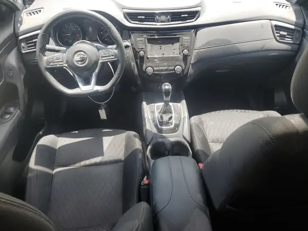 KNMAT2MT4JP621276 2018 NISSAN ROGUE - Image 8