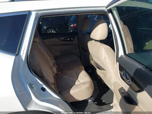 KNMAT2MT4KP551960 2019 NISSAN ROGUE - Image 8