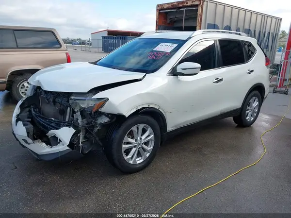 KNMAT2MT5GP621795 2016 NISSAN ROGUE - Image 2