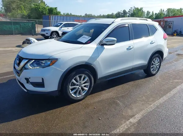 KNMAT2MT5HP501979 2017 NISSAN ROGUE - Image 2