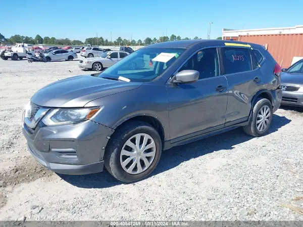 KNMAT2MT5HP504381 2017 NISSAN ROGUE - Image 2