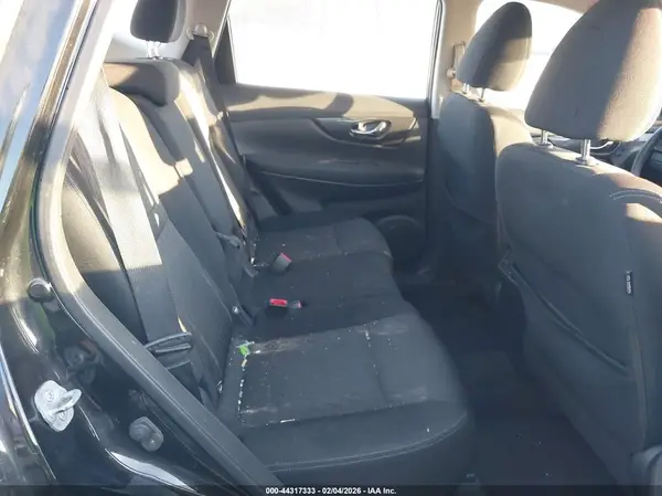 KNMAT2MT5HP506695 2017 NISSAN ROGUE - Image 8