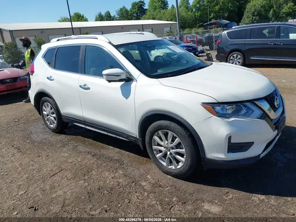 KNMAT2MT5HP508589 2017 NISSAN ROGUE - Image 1