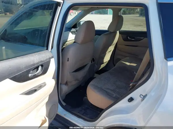 KNMAT2MT5HP508589 2017 NISSAN ROGUE - Image 8