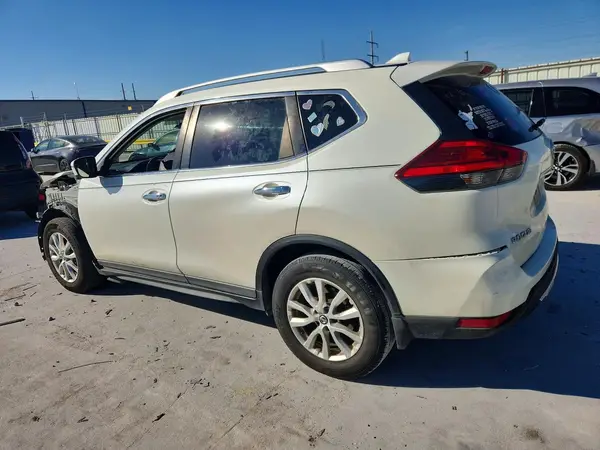 KNMAT2MT5HP509743 2017 NISSAN ROGUE - Image 2