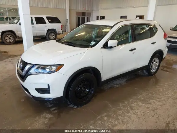 KNMAT2MT5HP511816 2017 NISSAN ROGUE - Image 2