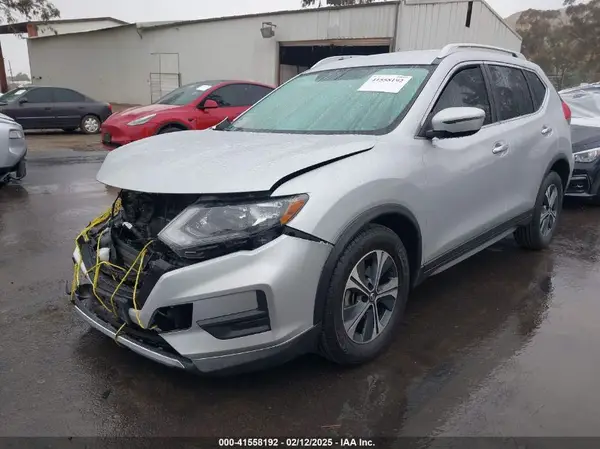 KNMAT2MT5HP522444 2017 NISSAN ROGUE - Image 2