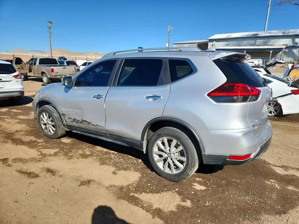 KNMAT2MT5HP524713 2017 NISSAN ROGUE - Image 2