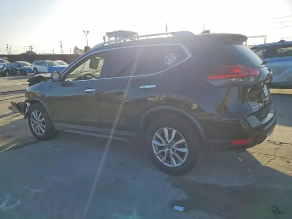 KNMAT2MT5HP526929 2017 NISSAN ROGUE - Image 2