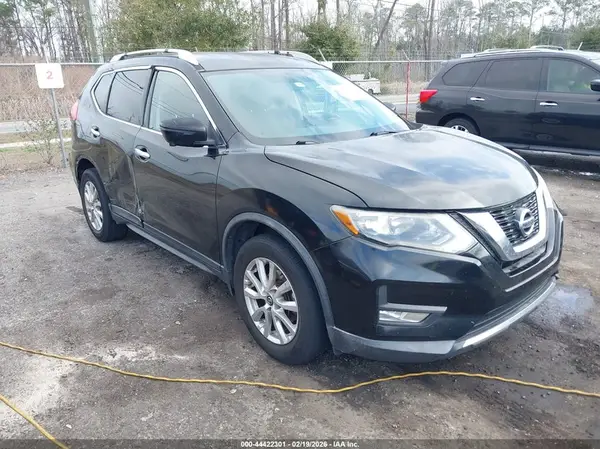 KNMAT2MT5HP530169 2017 NISSAN ROGUE - Image 1