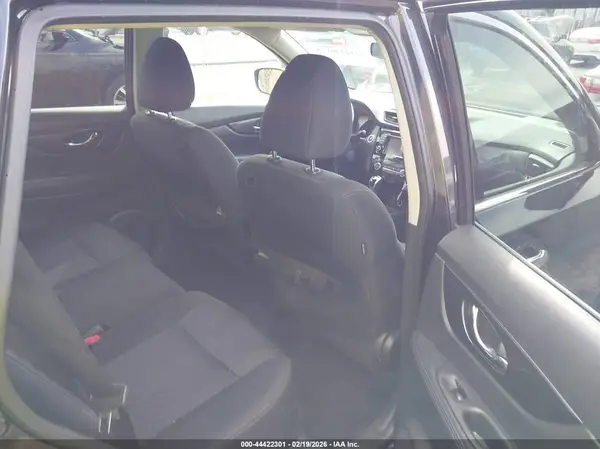 KNMAT2MT5HP530169 2017 NISSAN ROGUE - Image 8