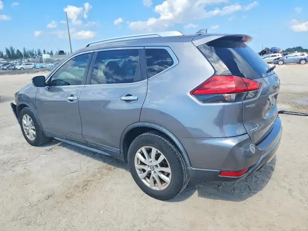 KNMAT2MT5HP530883 2017 NISSAN ROGUE - Image 2
