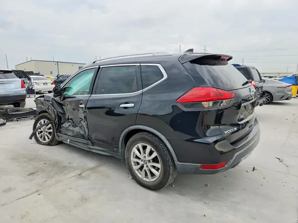 KNMAT2MT5HP534724 2017 NISSAN ROGUE - Image 2