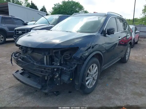 KNMAT2MT5HP536005 2017 NISSAN ROGUE - Image 2