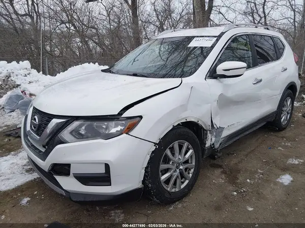 KNMAT2MT5HP536229 2017 NISSAN ROGUE - Image 2