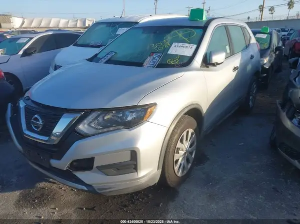 KNMAT2MT5HP540393 2017 NISSAN ROGUE - Image 2