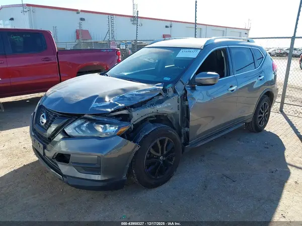 KNMAT2MT5HP547067 2017 NISSAN ROGUE - Image 2
