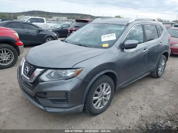 KNMAT2MT5HP551491 2017 NISSAN ROGUE - Image 2