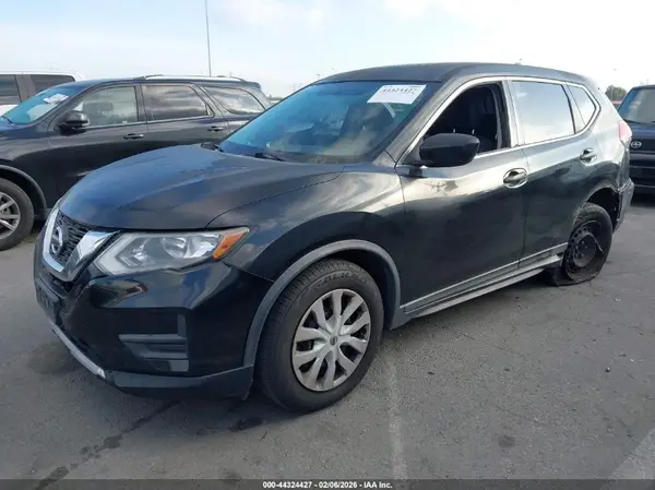 KNMAT2MT5HP552009 2017 NISSAN ROGUE - Image 2