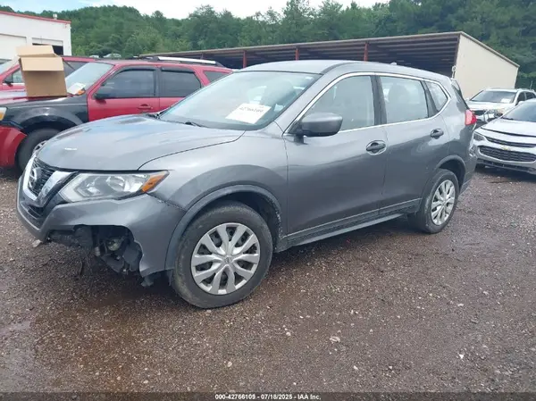 KNMAT2MT5HP552611 2017 NISSAN ROGUE - Image 2